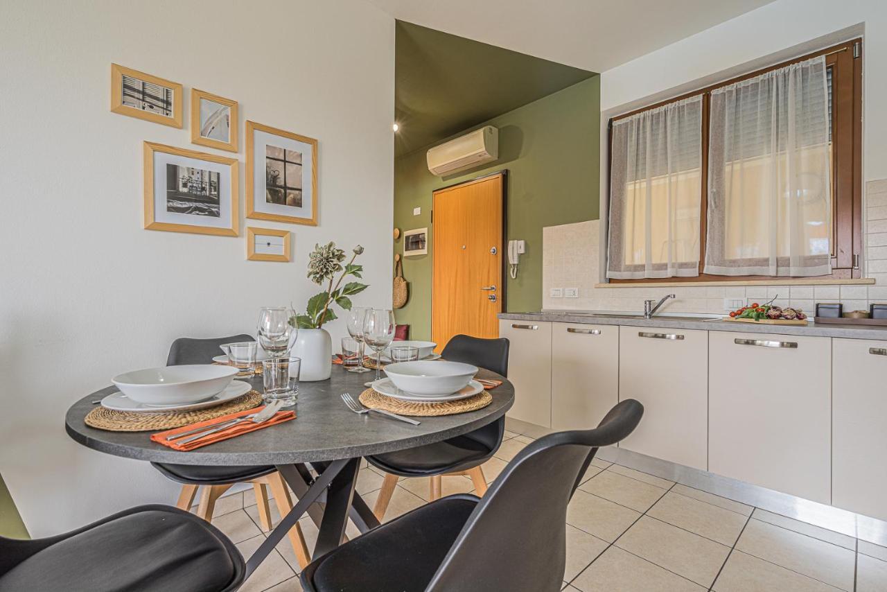 Hygge Family Apartment - One Step Away From The Lake!!! Sirmione Exterior foto